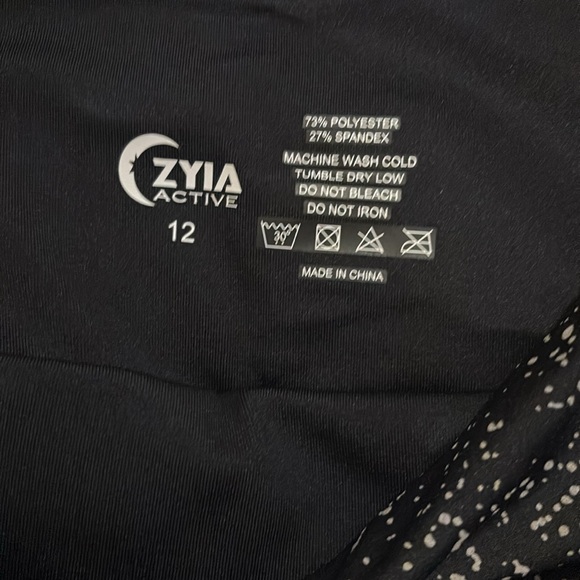 Zyia reflective full length leggings. From a smoke free home. - Picture 2 of 2